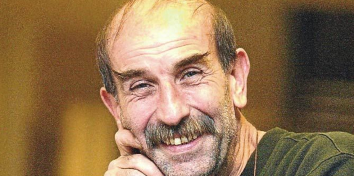 Tiyatro ve Sinema Oyuncusu Sinan Bengier Ameliyat Oldu, Hayata Döndü