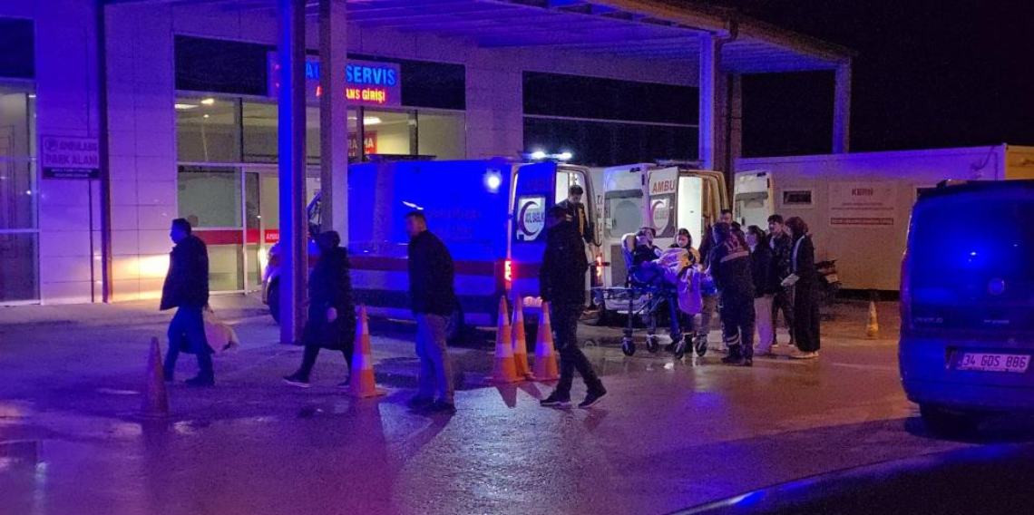 Vezirköprü’de otomobil şarampole yuvarlandı