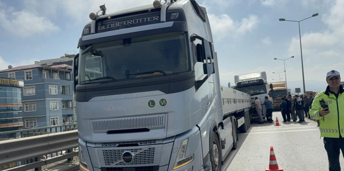 Samsun’da Viyadükte Zincirleme Tır Kazası, Facianın Eşiğinden Dönüldü
