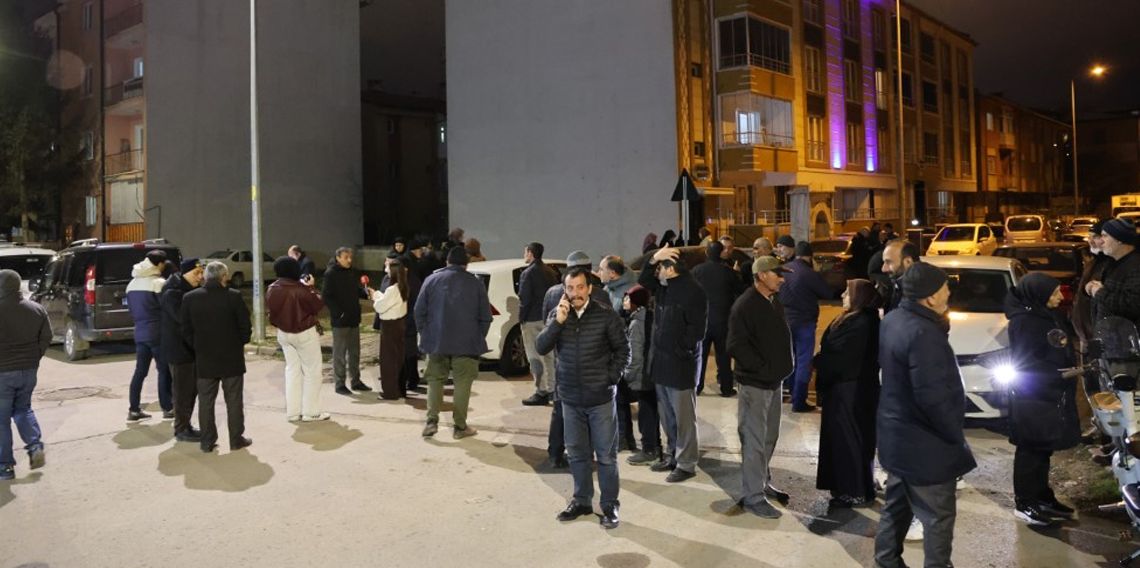 Mekke uçağını bekleyen umreciler şoka uğradı, soluğu karakolda aldılar