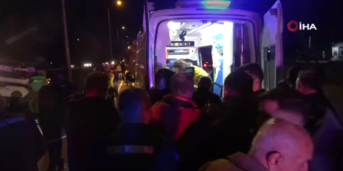 Ceza infaz kurumuna ait servis aracı devrildi: 16 yaralı