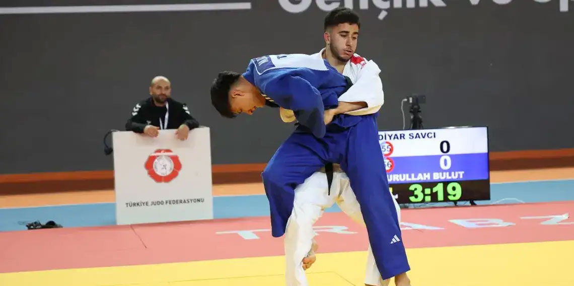 Trabzon’da judo şampiyonasında nefes kesen ilk gün