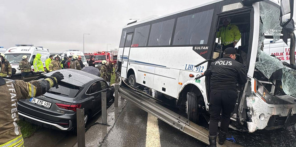 İstanbul'da polis servisi kazaya karıştı! Şehit ve yaralılar var