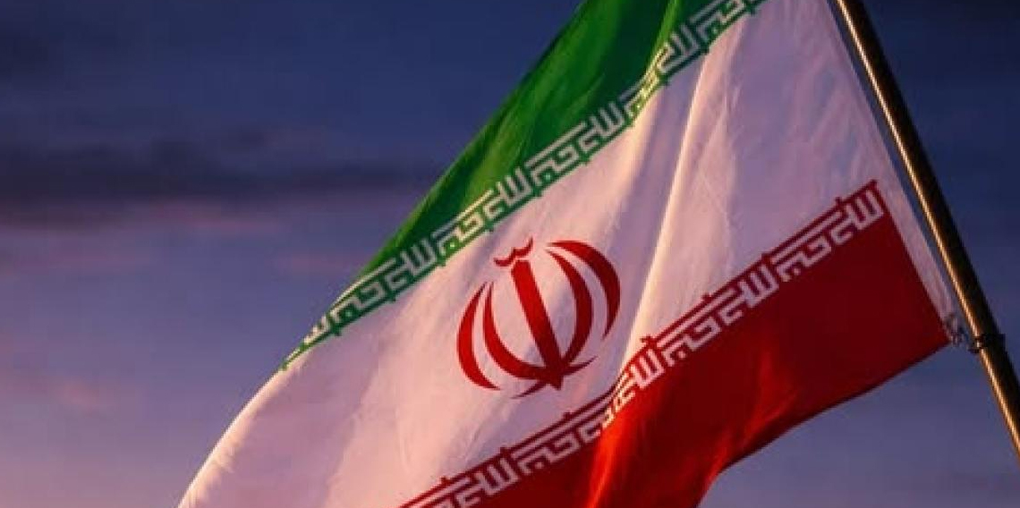 İran Devrim Muhafızları Ordusu, ABD’ye ait 5 üs ile İsrail’deki askeri merkezlerini hedef aldı