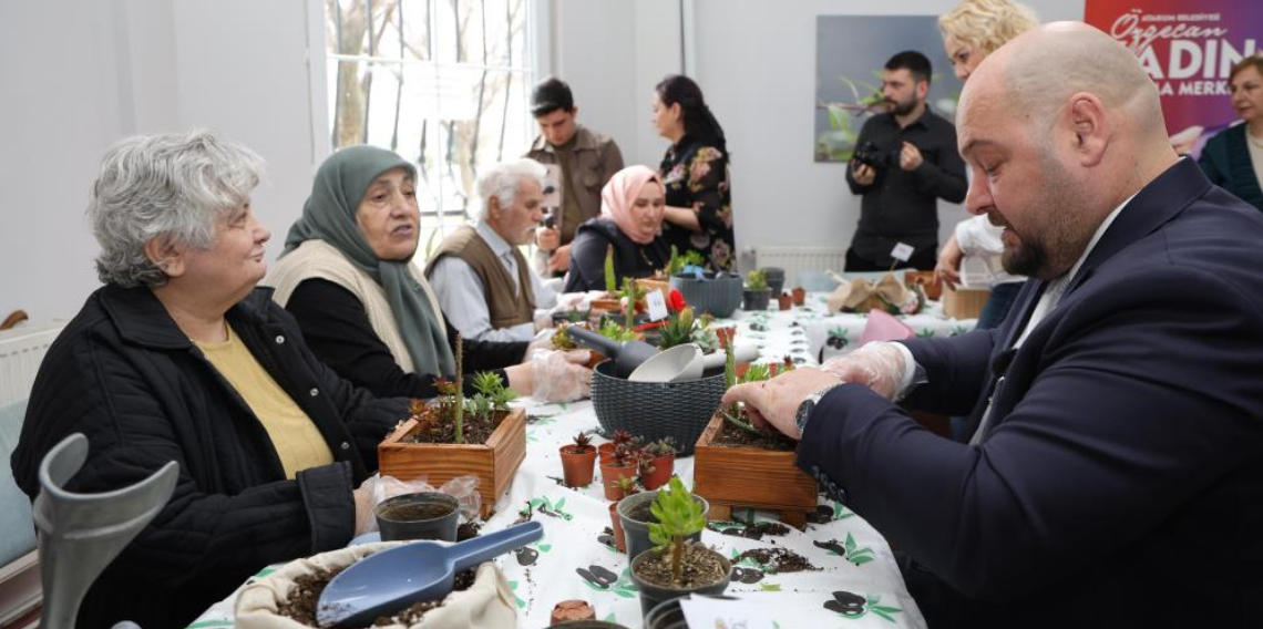 Huzurevi sakinleri hayallerini minyatürlere sığdırdı