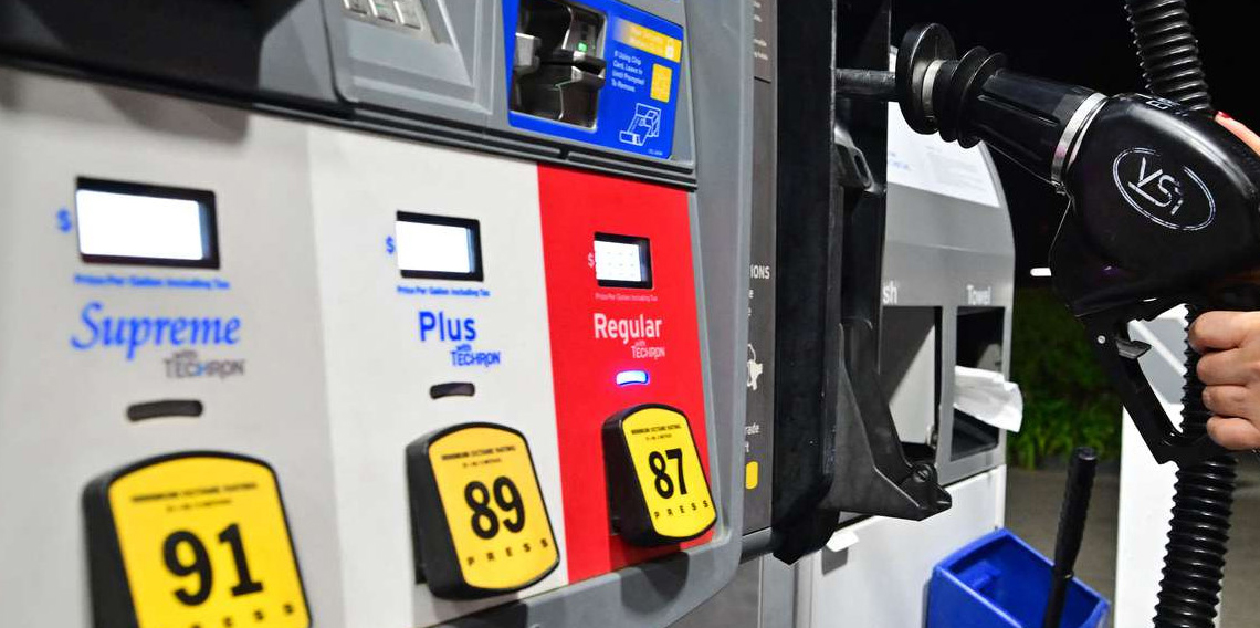 ABD'de benzin fiyatları galon başına 4 doları aştı