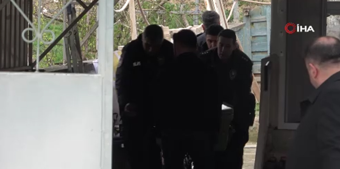Kan donduran cinayet: İki kardeş bir oldu, babalarını bıçak ve baltayla öldürdü