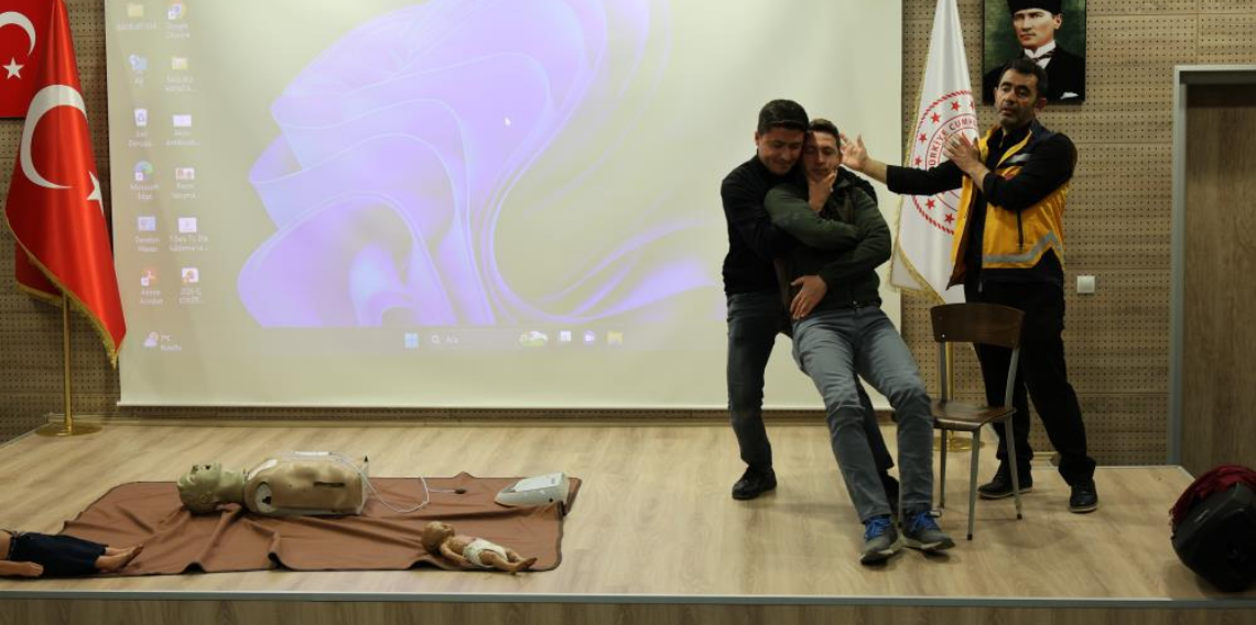 Bayburt’ta Emniyet Personeline Hayati Öneme Sahip İlk Yardım Eğitimi