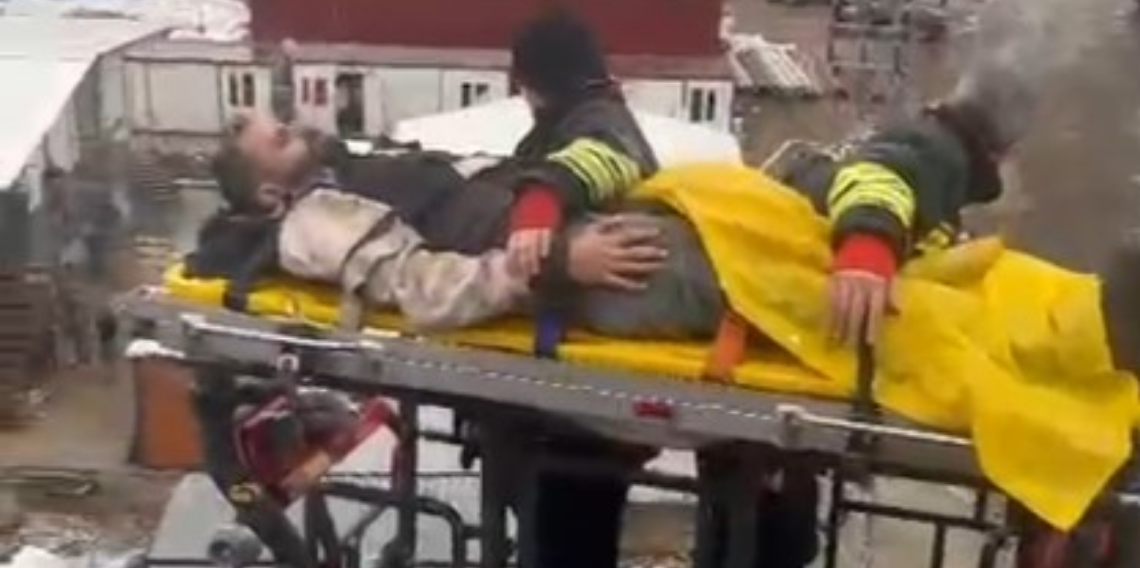 Bafra’da İnşaatta İş Kazası: İşçi 8’inci Kattan Düşerek Yaralandı