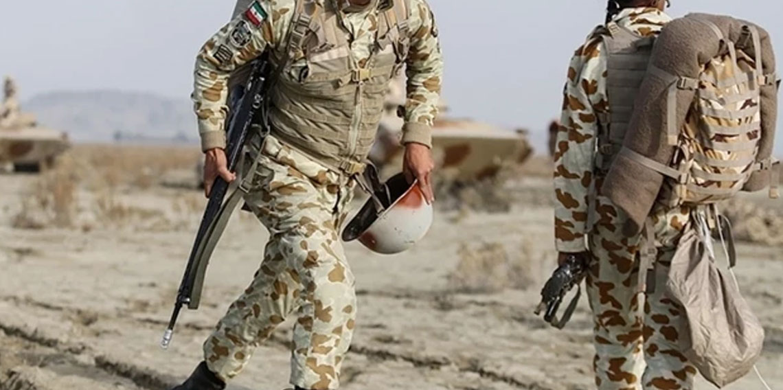 Devriye polisleri, 2 ABD helikopterini uzun namlulu silahlarla hedef aldı