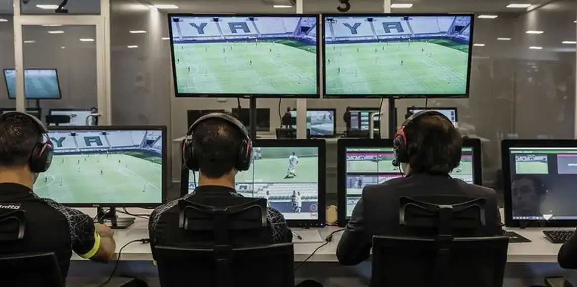 Trabzonspor Galatasaray derbisinin VAR hakemi açıklandı!