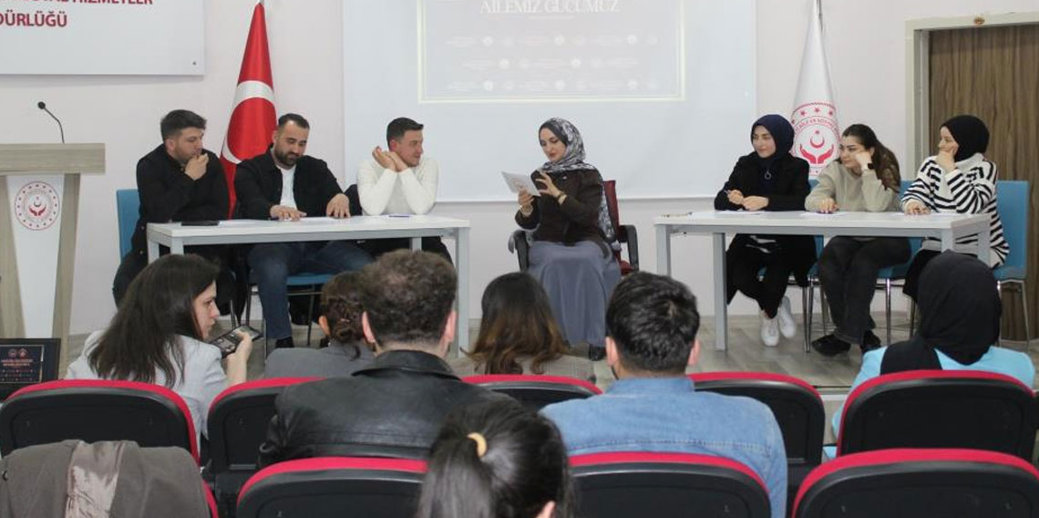 Bayburt’ta genç çiftlere yönelik aile temalı etkinlik düzenlendi