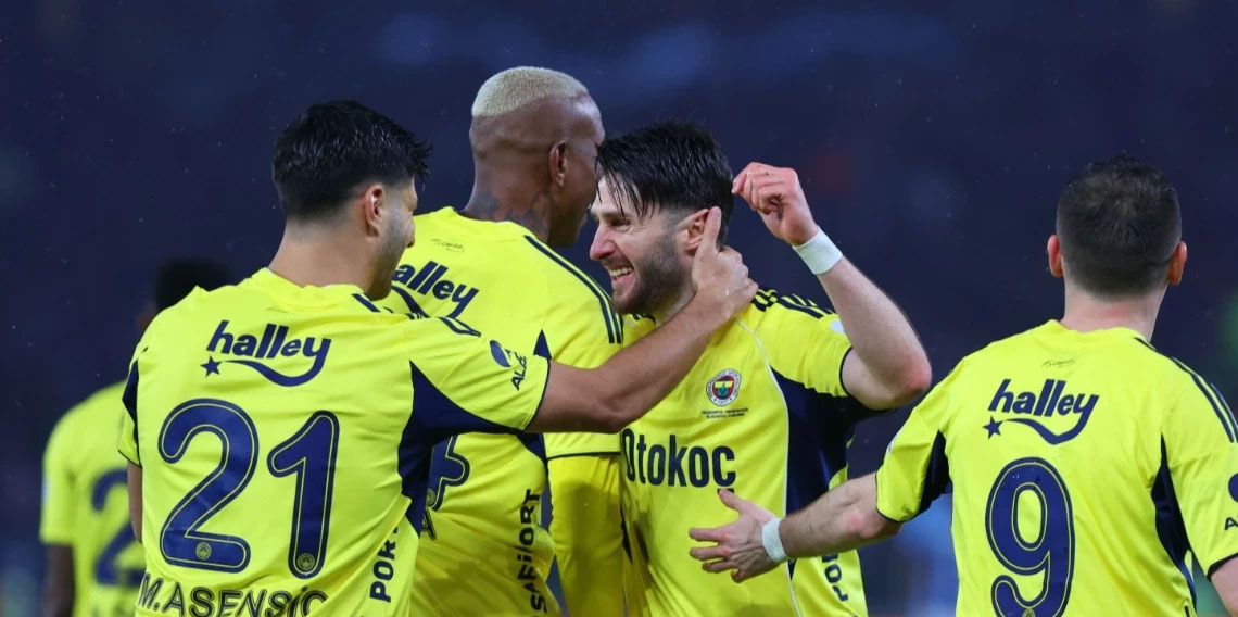 Fenerbahçe, büyük maçlarda 13 puan topladı
