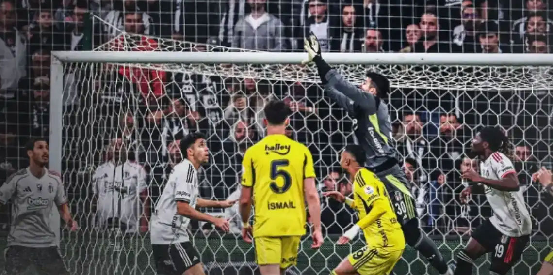 Fenerbahçe, ligde Beşiktaş'ı 2 maçta da devirdi