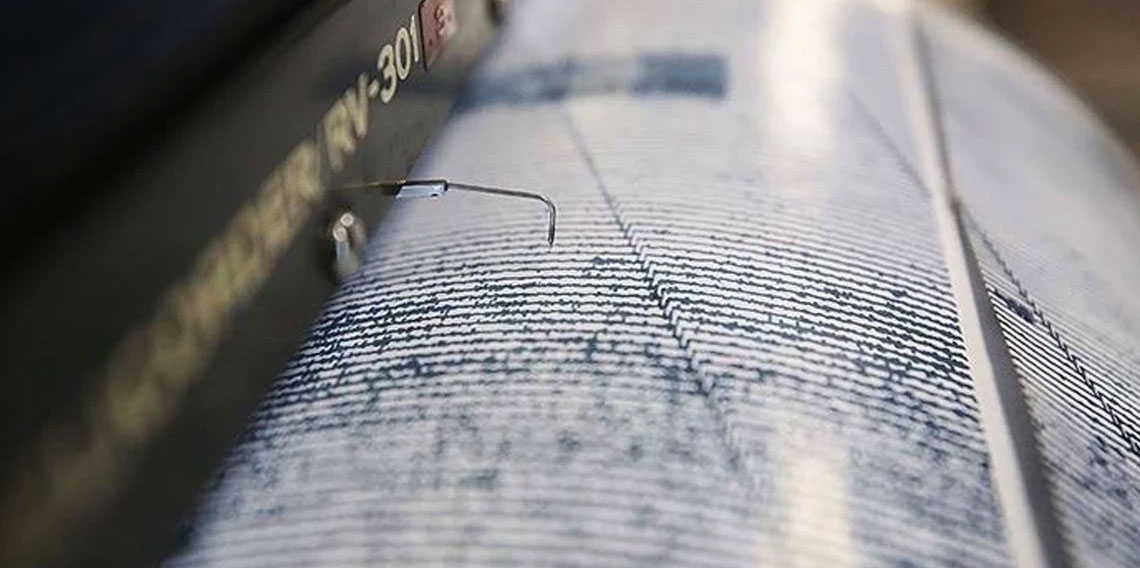 İzmir açıklarında korkutan deprem