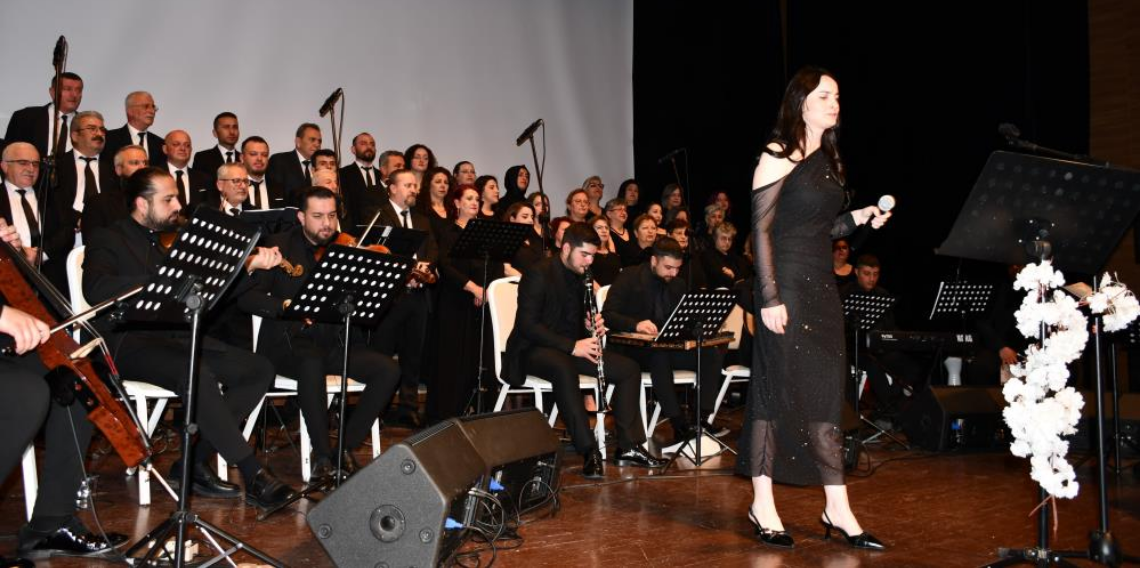 Vezirköprü’de Türk Sanat Müziği Korosu Bahar Konseri ile Sahneye Çıktı