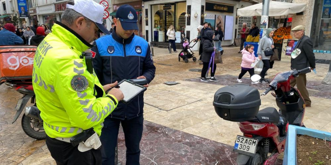 Ordu’da trafiğe kapalı caddede motosiklet kullanan 261 sürücüye 364 bin lira ceza