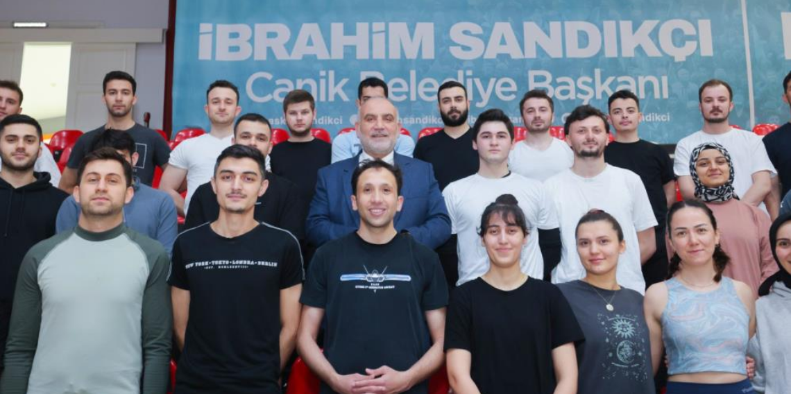 Canik Belediyesi gençleri hedeflerine taşıyor