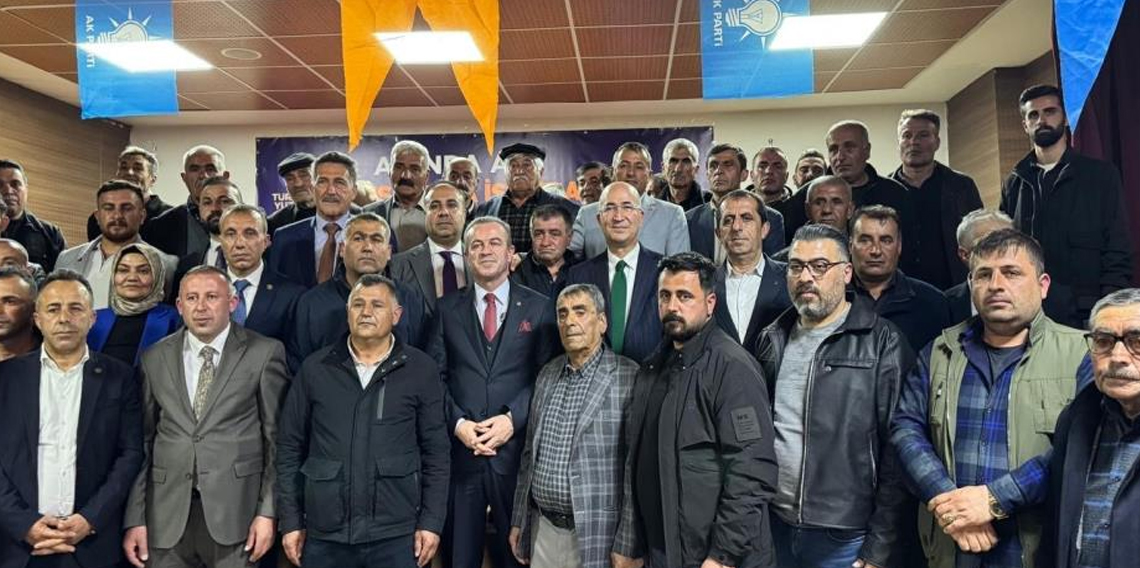 Gelecek Partisi'nden istifa eden 35 kişi AK Parti'ye katıldı