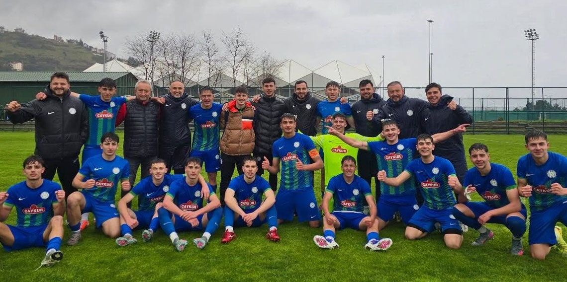 Çaykur Rizespor U17 Trabzonspor'dan liderliği alarak Türkiye Finallerinde