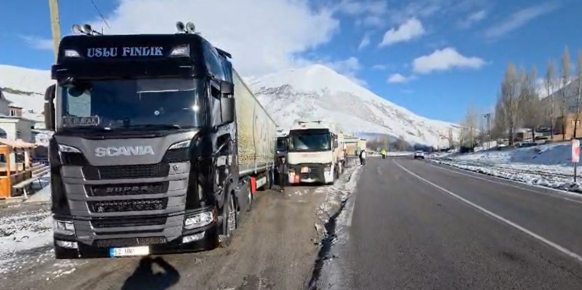 Kop Dağı’nda buzlanma alarmı, Ağır tonajlı araçlara geçiş yasağı