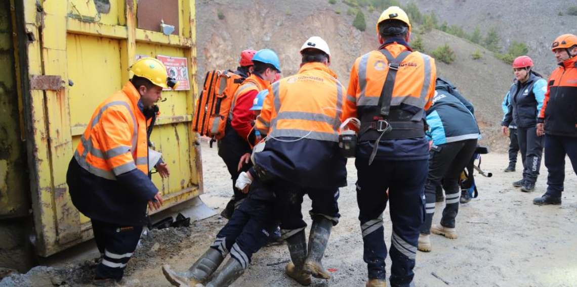 Gümüşhane’de maden tatbikatı gerçeği aratmadı