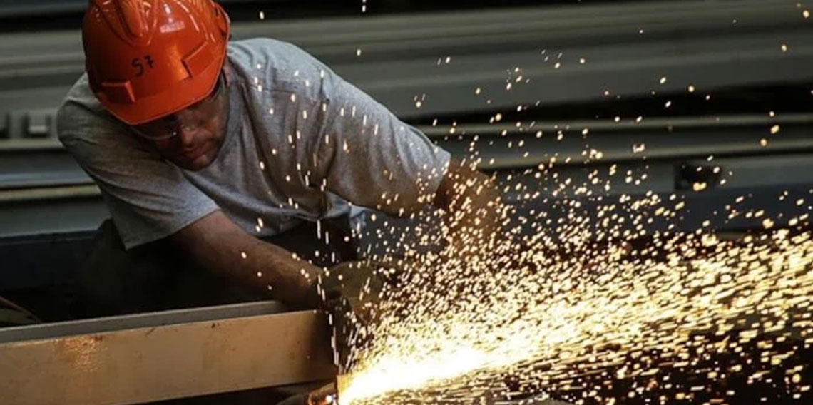 Sanayi üretimi yıllık yüzde 2,2 arttı