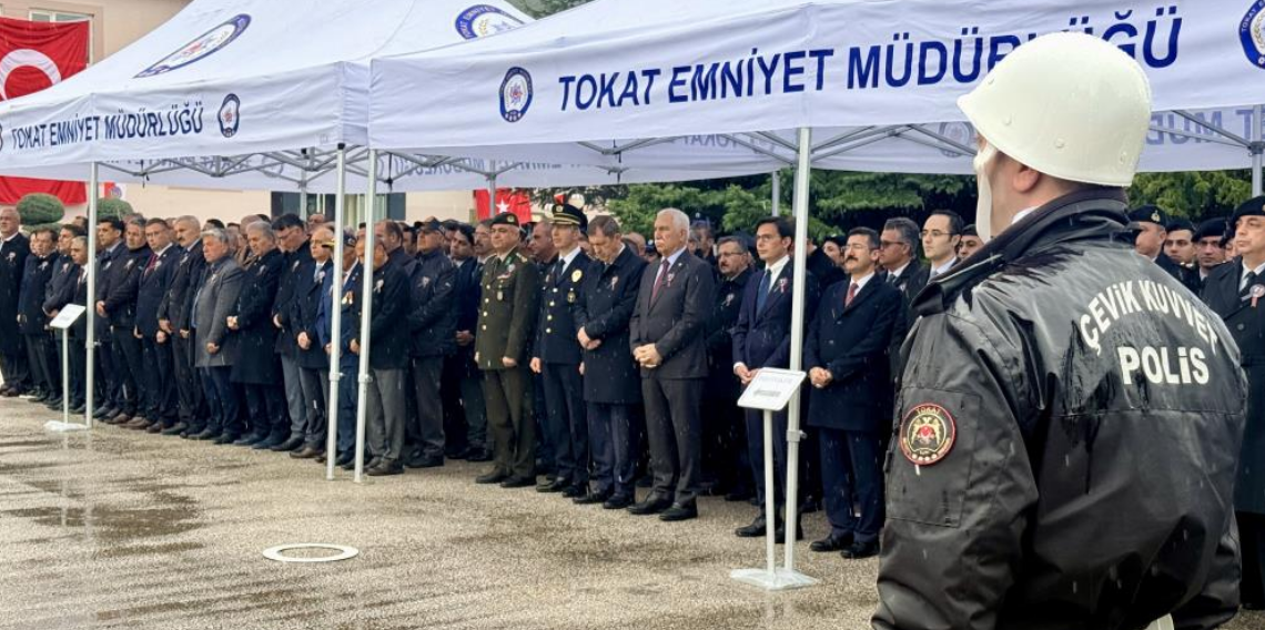 Tokat’ta Polis Teşkilatının 181 kuruluş yıl dönümü yağmur altında kutlandı