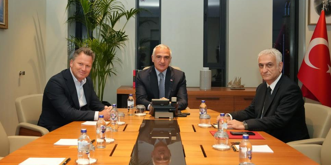 Bakan Ersoy, Avrupa tur operatörleriyle bir araya geldi