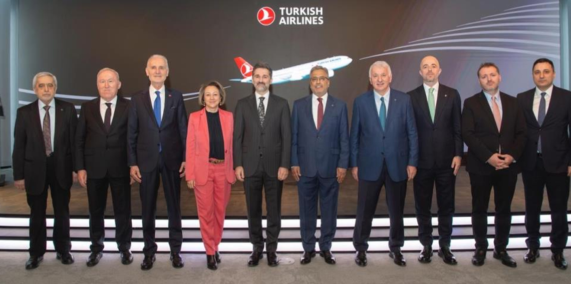 Türk Hava Yolları'nda devir teslim töreni gerçekleşti