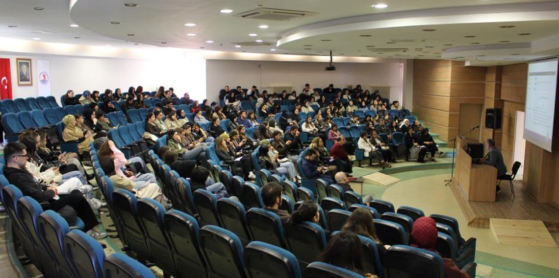 OMÜ'de öğrencilere kütüphane kullanıcı eğitimi desteği