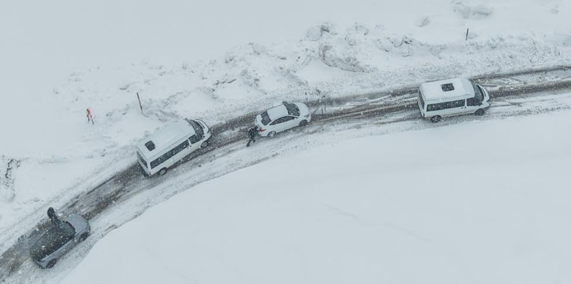 Muş’ta kar ve tipi: Mahsur kalan 50 kişi kurtarıldı