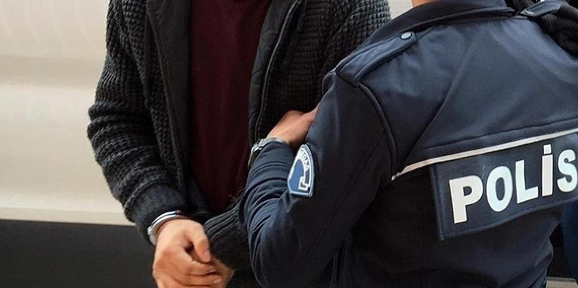 Okul önünde 2 kişiyi silahla yaralayan şahıs yakalandı