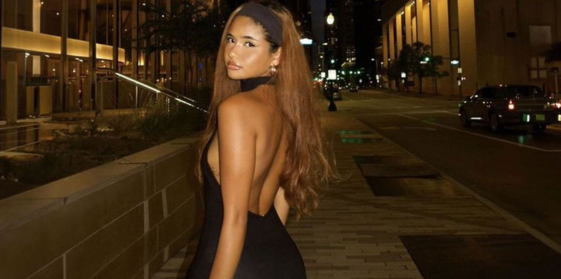 Yıldız futbolcu kendisini aldatan sevgilisini bin pişman etti