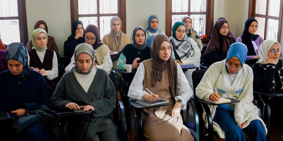 TÜRGEV, Filistin'den gelen 246 genç kıza eğitimde kapı açtı