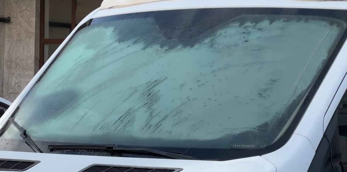 Dondurucu soğuklar geri döndü: Araçlar ve çatılar buz tuttu