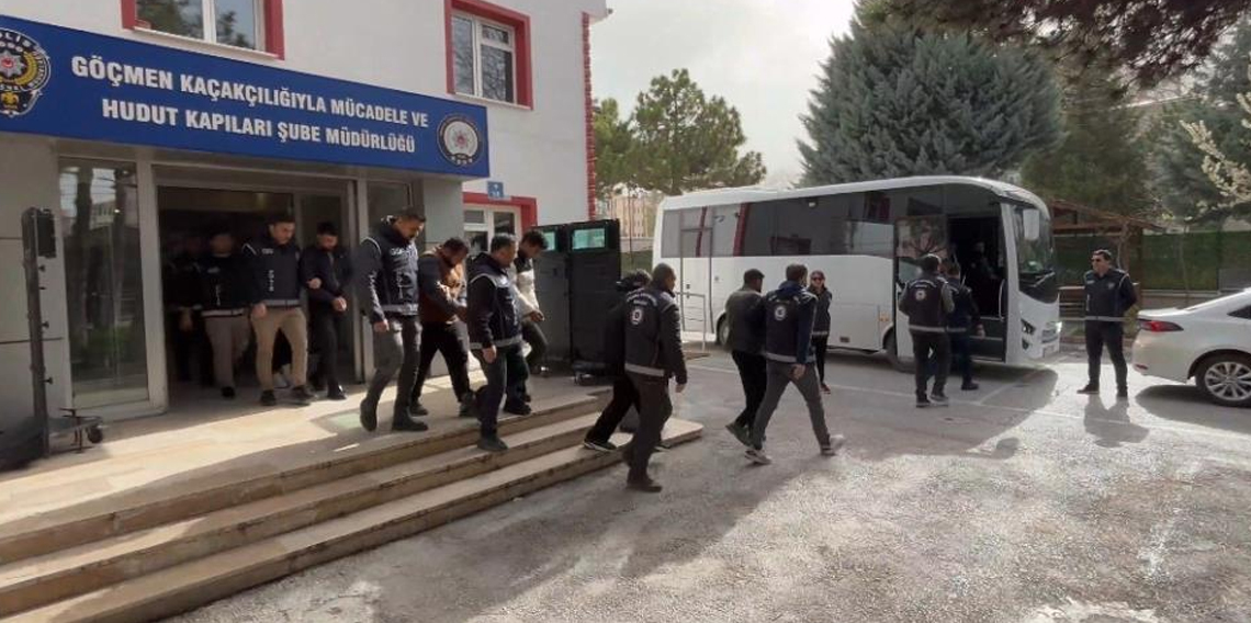 Göçmen kaçakçılığı operasyonu: 10 tutuklama