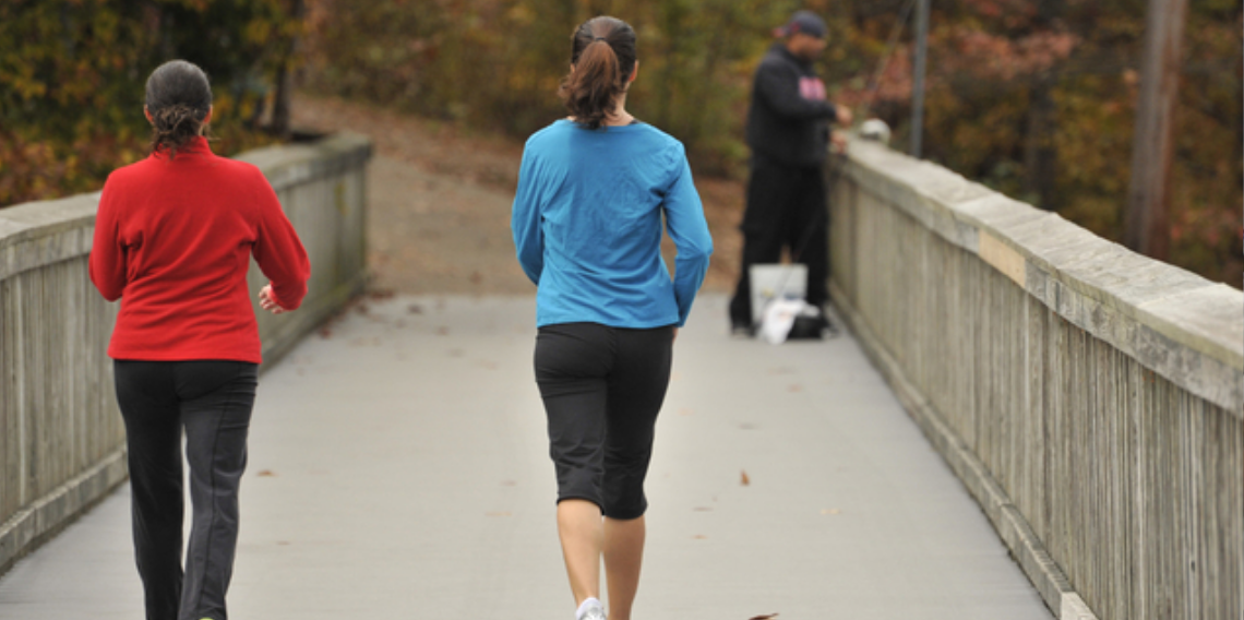 Yemek sonrası yürüyüşün faydaları: 10 dakikalık hareket kan şekerini dengeliyor