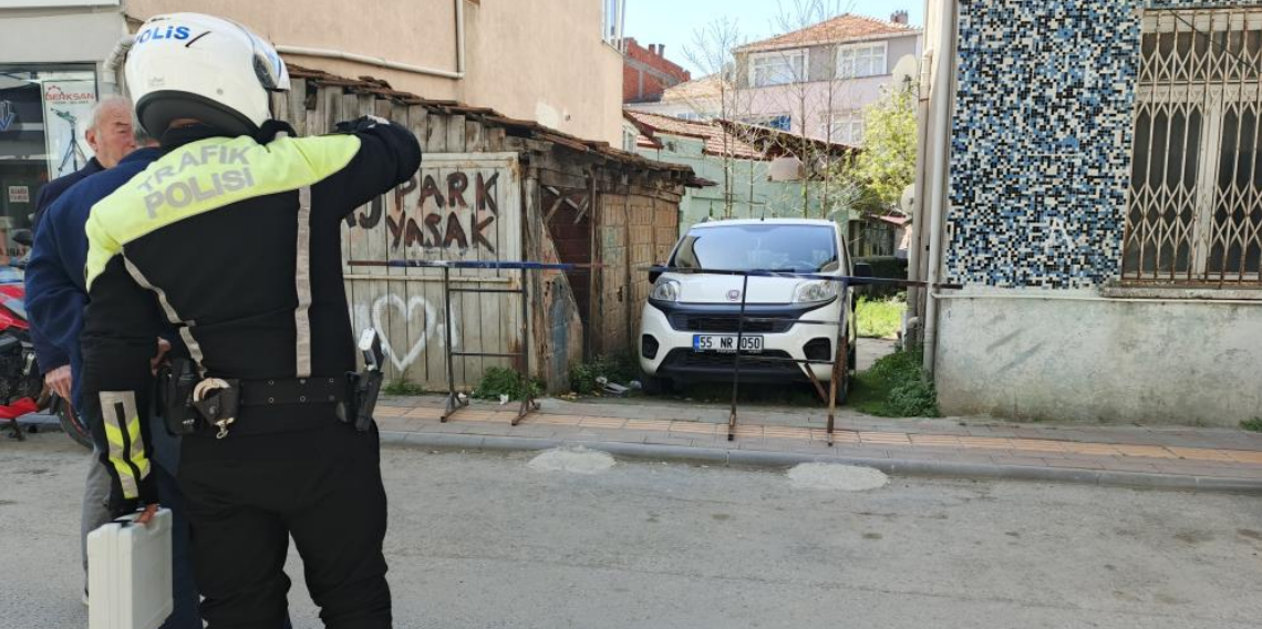 Kaldırımı Kapatan Bariyer Kazaya Neden Oldu! 2 Yaşındaki Çocuk Yaralandı