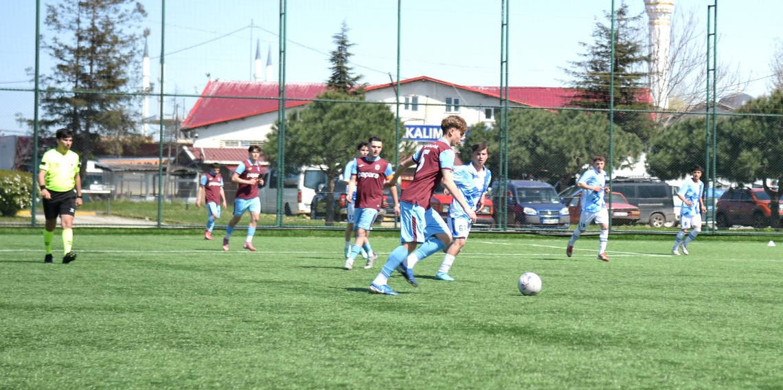 Trabzon'da Gençler Arası Turnuva Başladı
