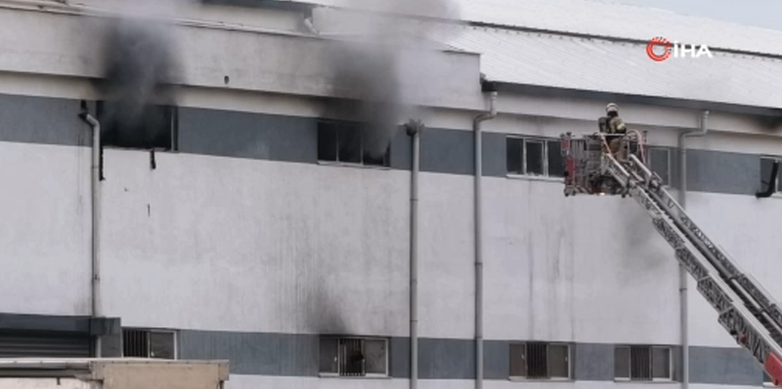 Bursa’da mobilya fabrikasında korkutan yangın