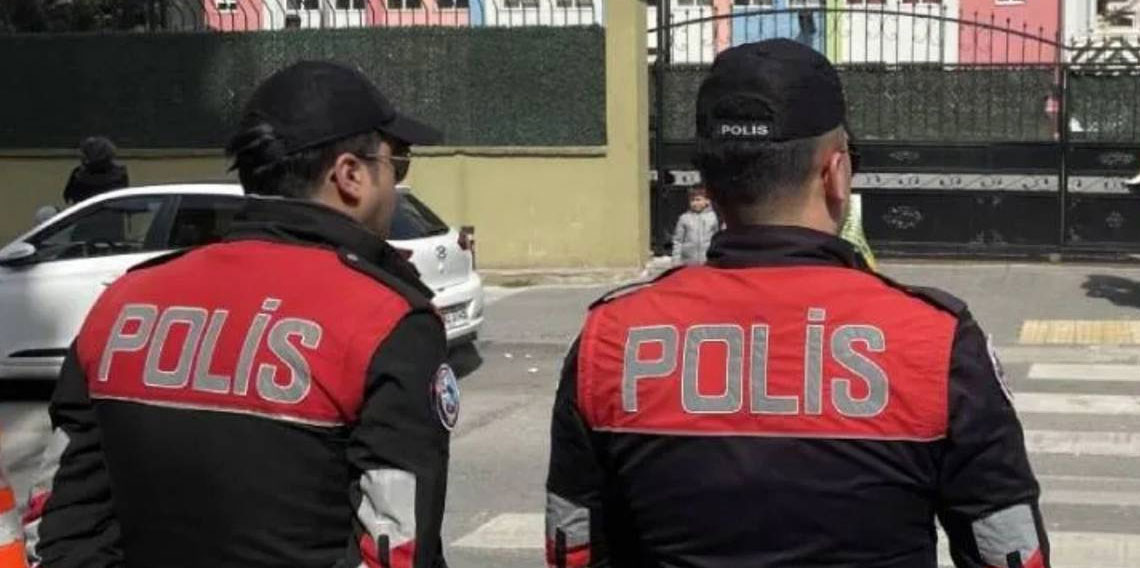 İçişleri Bakanlığı'ndan karar: Her okulun önüne iki polis görevlendirildi