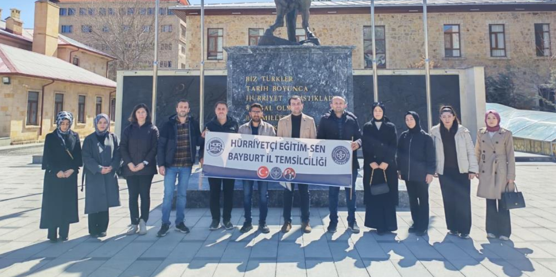 Bayburt’ta eğitimcilerden okul saldırılarına tepki: İş bırakma eylemi yaptılar