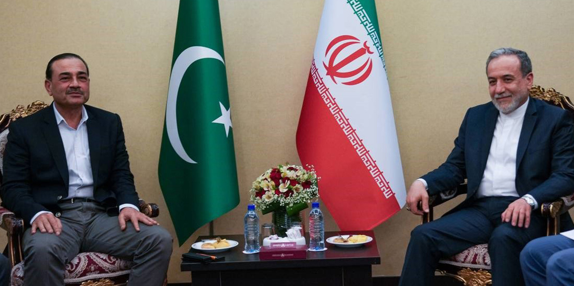Pakistan Genelkurmay Başkanı Munir, İran Dışişleri Bakanı Arakçi ile görüştü