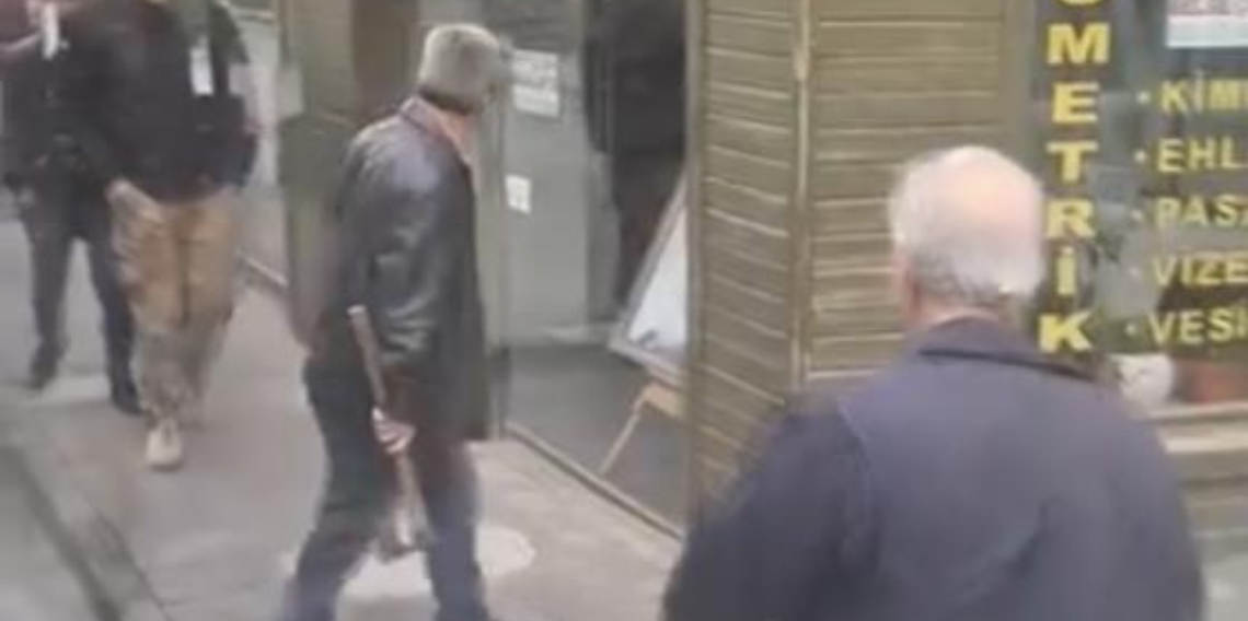 Bursa’da trafikte baltalı tehdit: Otobüs şoförüne saldırı girişimi panik yarattı