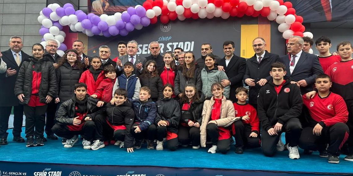 Sinop Şehir Stadı'nın açılışı yapıldı