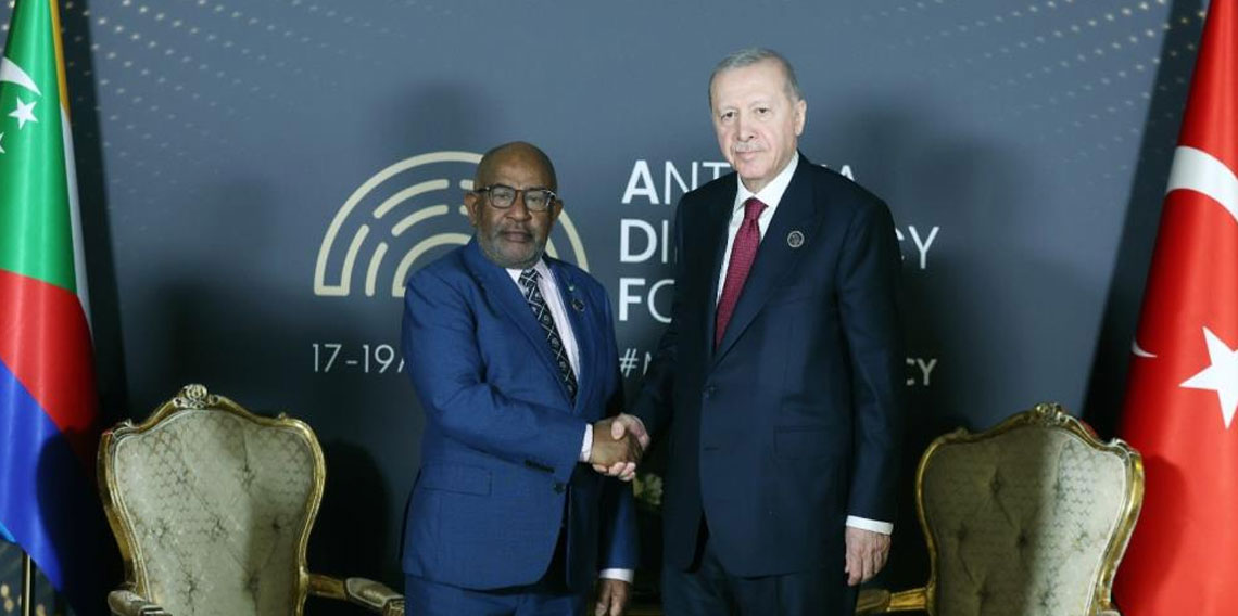 Erdoğan Komorlar Birliği Cumhurbaşkanı Assoumani Azali ile görüştü