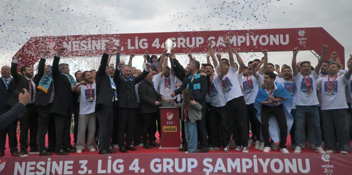 Şampiyon Kütahyaspor, kupasına kavuştu