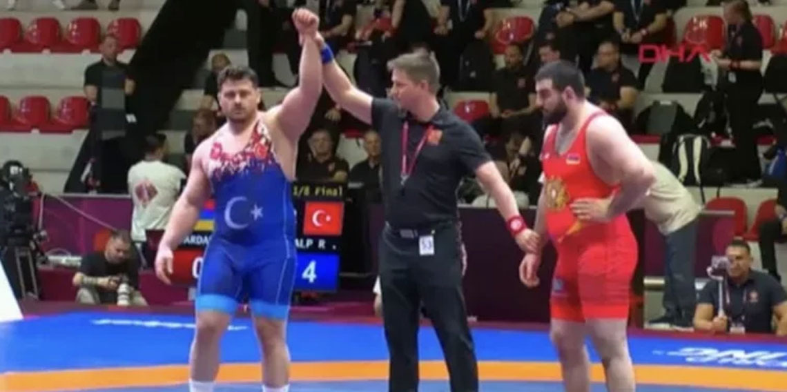 Rıza Kayaalp, Ermeni rakibini 78’inci saniyede tuş etti