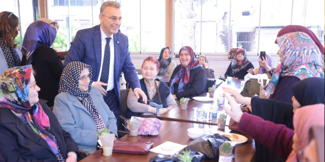 İlkadım’da büyükler için sosyal yaşam alanları dolup taşıyor